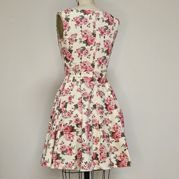 50s Inspired Floral - Picture 5 of 10